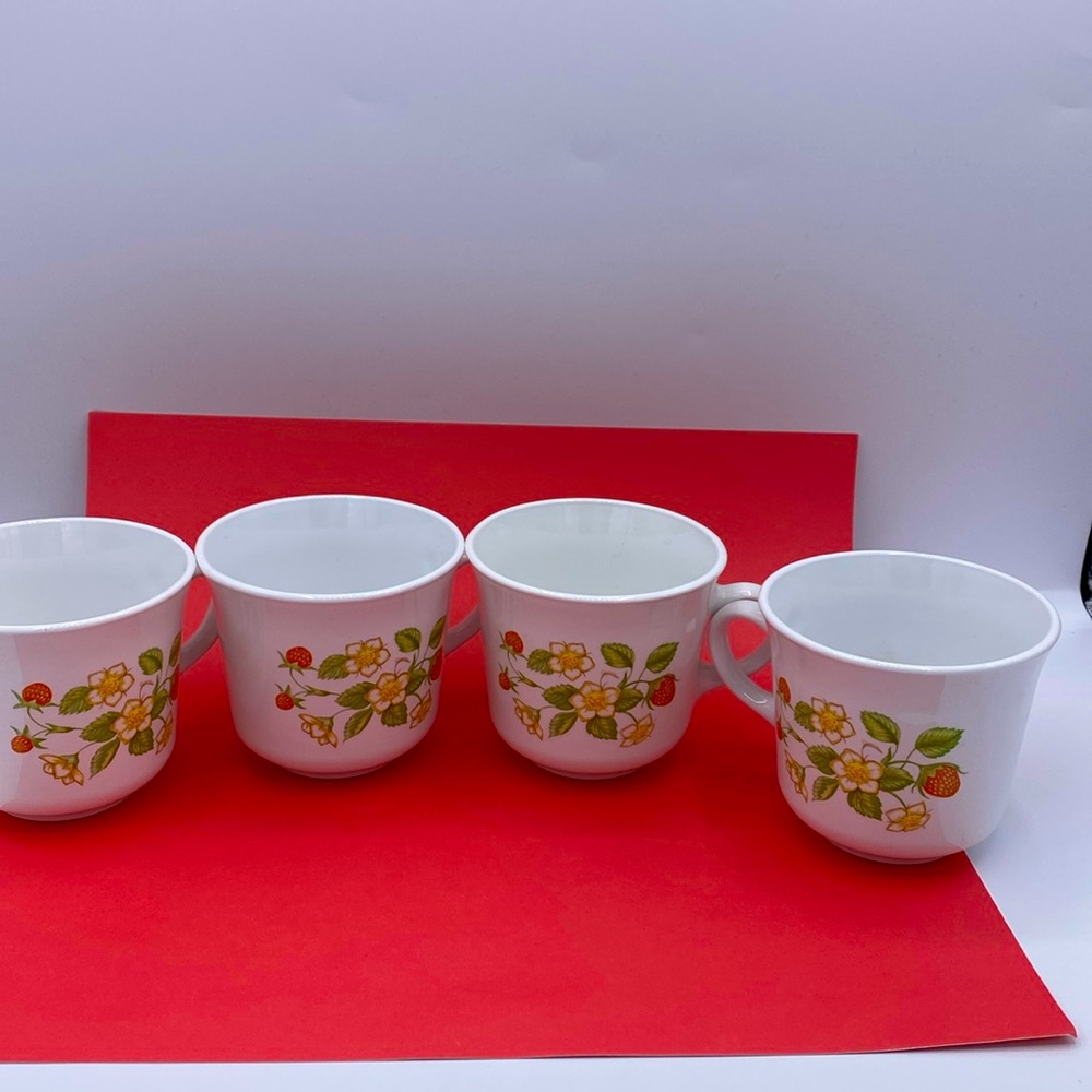 Vintage Retro Nostalgic Strawberry Sundae Pattern Corning Ware Cups